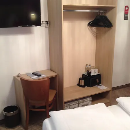 Altstadthotel Weisse Taube 4*