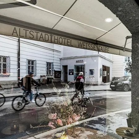 Otel Altstadthotel Weisse Taube