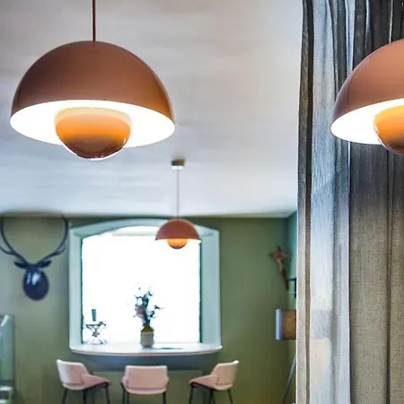 Otel Altstadthotel Weisse Taube 4*