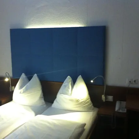 Altstadthotel Weisse Taube מלון 4*