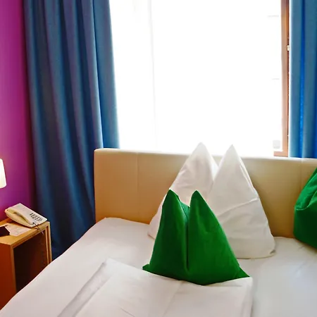 Altstadthotel Weisse Taube 4*