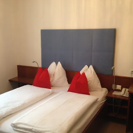 Altstadthotel Weisse Taube מלון