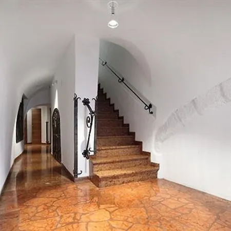 Altstadthotel Weisse Taube מלון