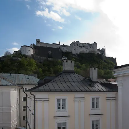 Altstadthotel Weisse Taube מלון