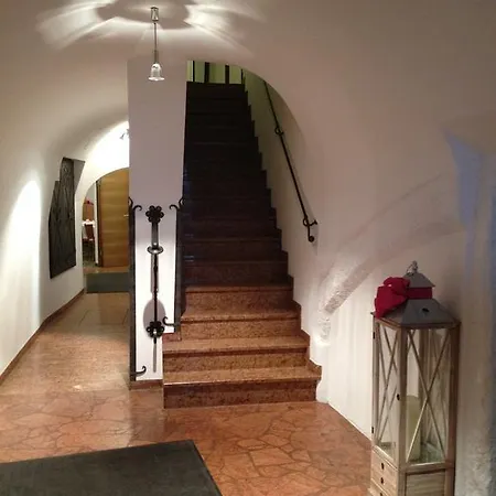 Altstadthotel Weisse Taube מלון 4*