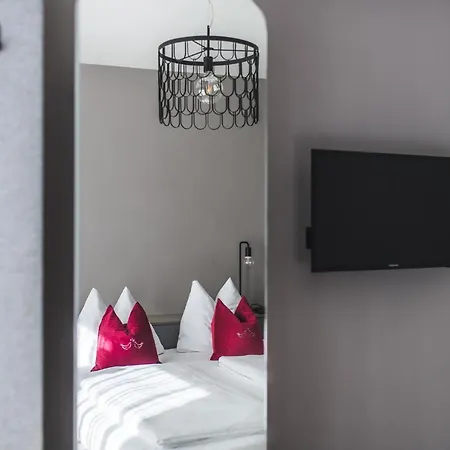 Altstadthotel Weisse Taube Hotel 4*