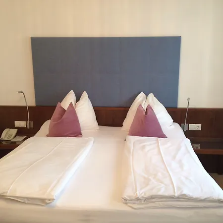 Altstadthotel Weisse Taube Ξενοδοχείο 4*