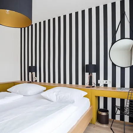 Altstadthotel Weisse Taube 4*