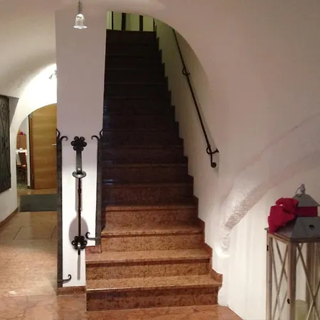 Altstadthotel Weisse Taube 4* Salzburgo