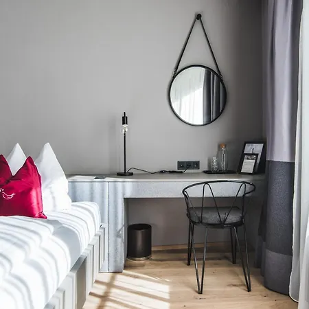 Ξενοδοχείο Altstadthotel Weisse Taube 4*