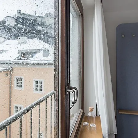 Altstadthotel Weisse Taube 4* Salzburgo
