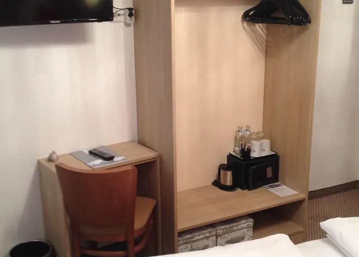 Altstadthotel Weisse Taube 4*