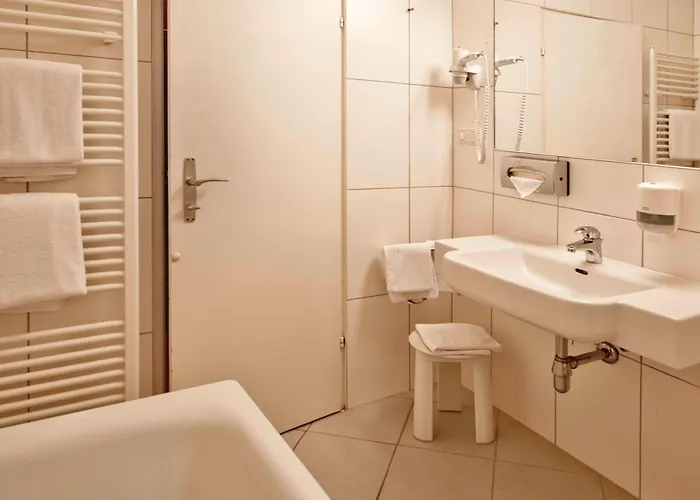 Altstadthotel Weisse Taube 4* Salzburgo