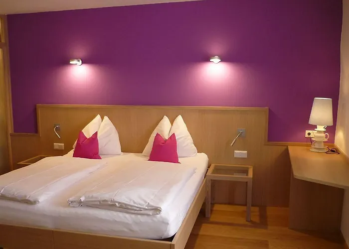 Altstadthotel Weisse Taube 4*