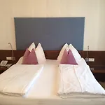 Altstadthotel Weisse Taube Hotel 4*