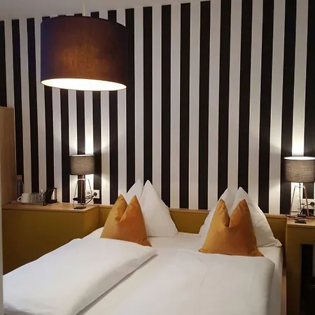 威瑟陶贝老城区酒店 4*