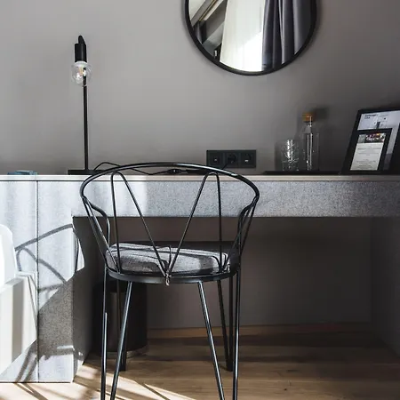 威瑟陶贝老城区酒店 4*