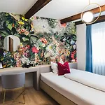 Altstadthotel Weisse Taube Hotel