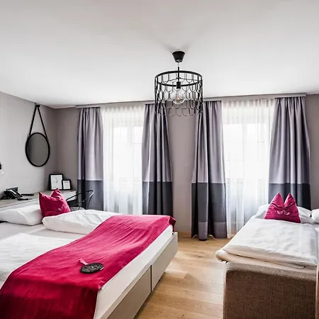 Hotel Altstadthotel Weisse Taube 4*