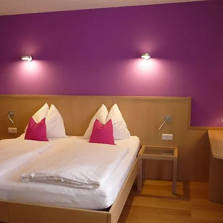 Altstadthotel Weisse Taube 4*