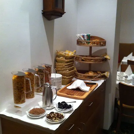 Altstadthotel Weisse Taube 4*
