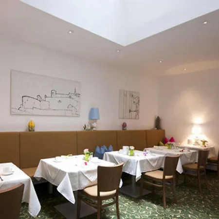 Altstadthotel Weisse Taube 4* Salzburg
