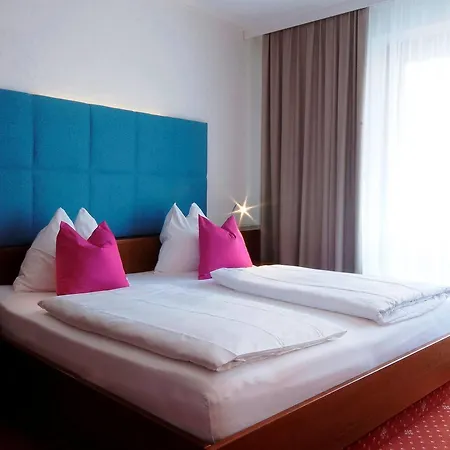 Altstadthotel Weisse Taube Hotel 4*